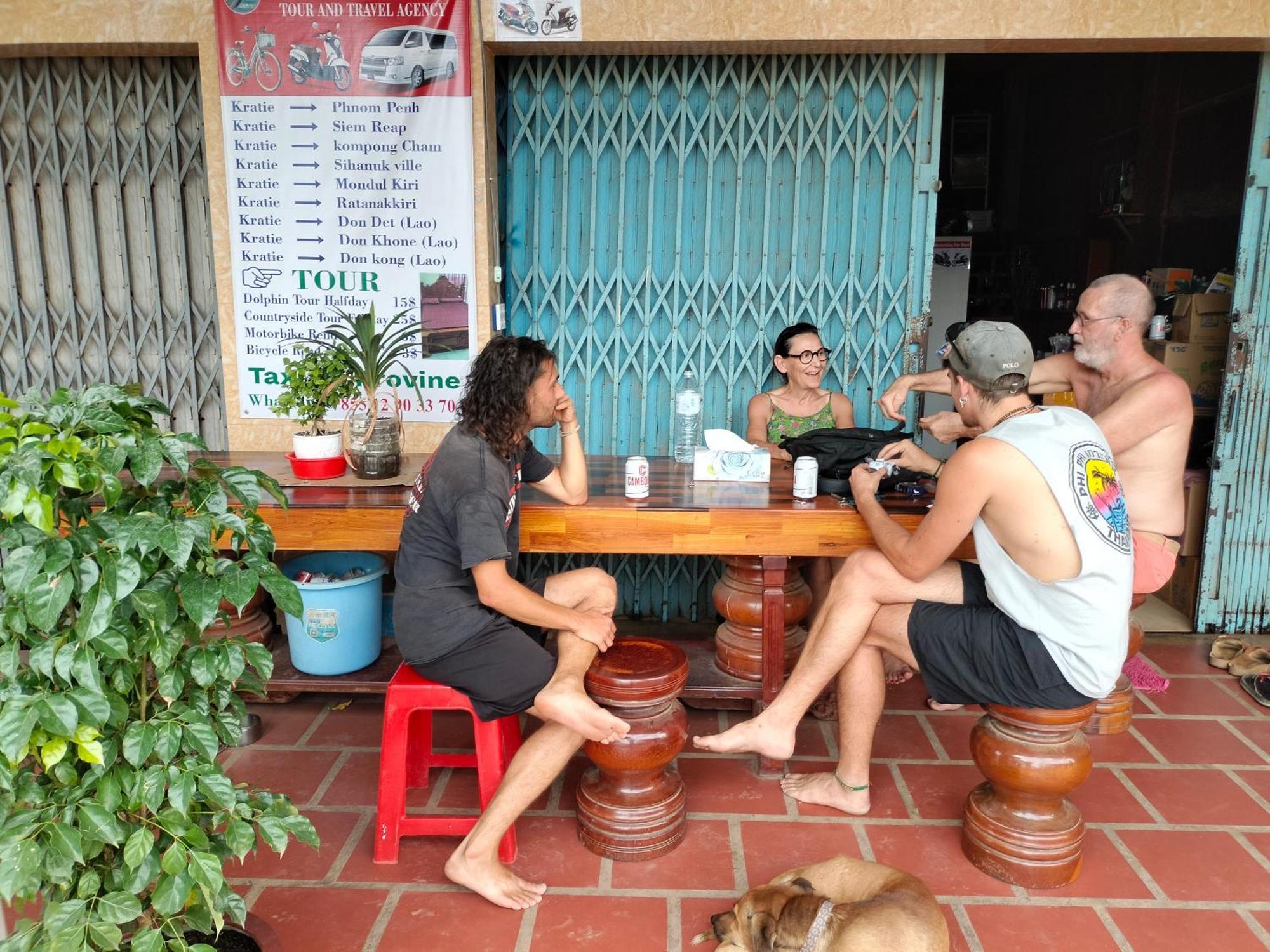 Dolphin Home Stay New Kratie Bagian luar foto